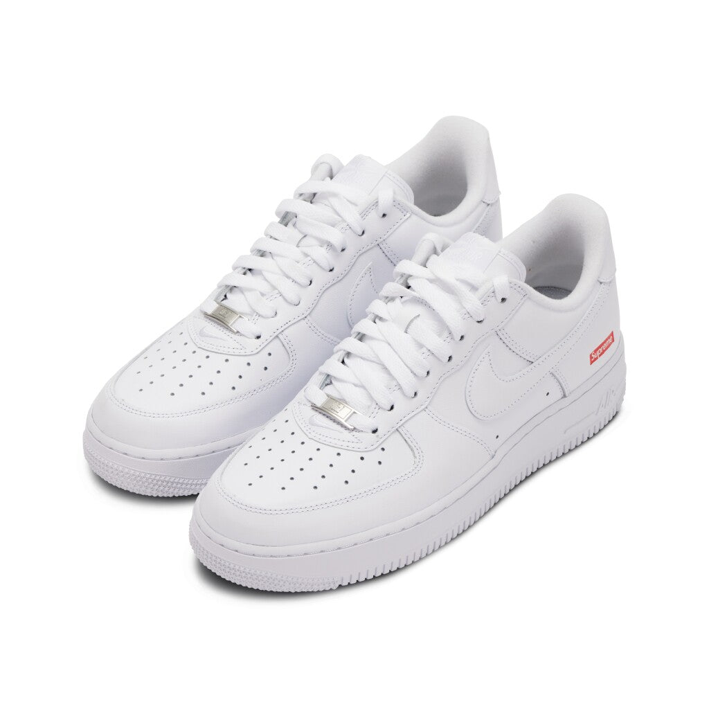 Nike Air Force 1 basse Supreme coloris blanc