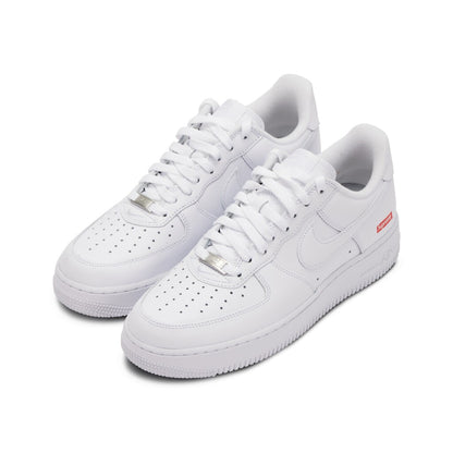 Nike Air Force 1 basse Supreme coloris blanc